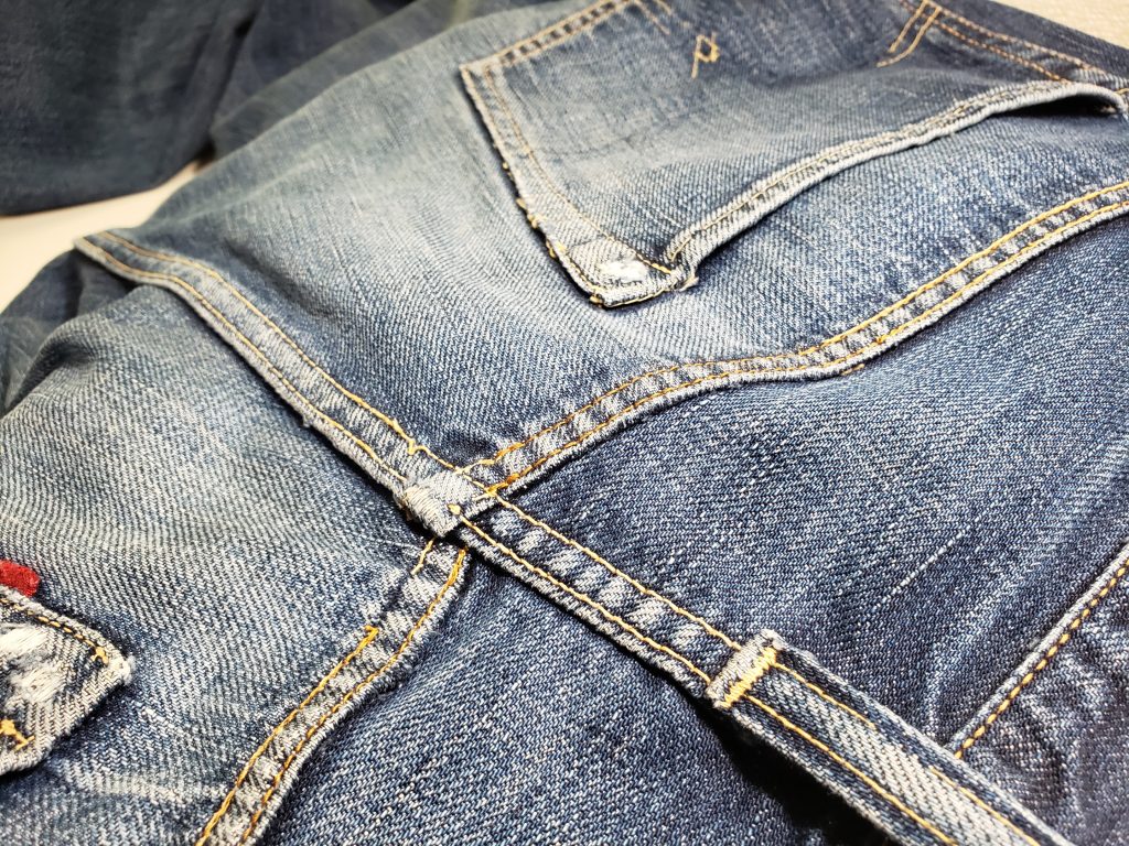 【ジーンズ修理】縫い目が破れたジーンズ修理事例の紹介